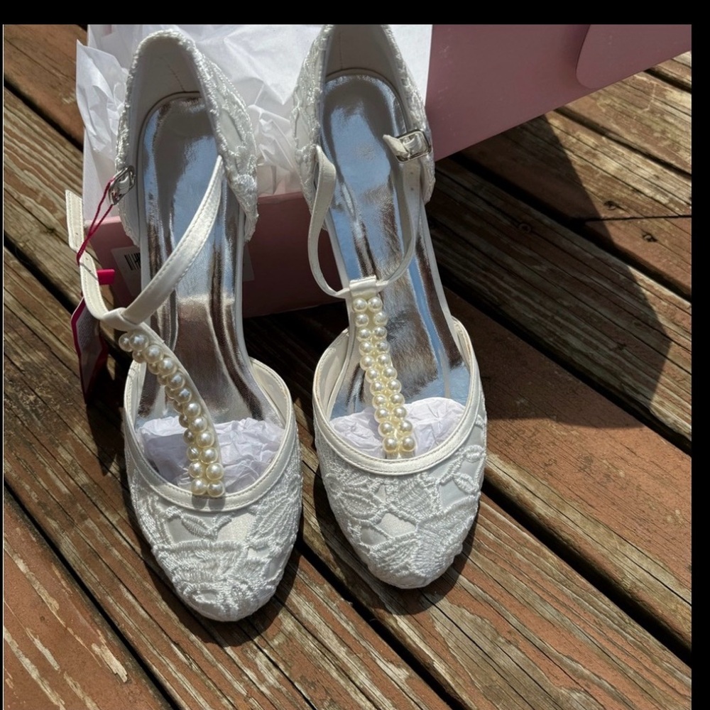 Very stylish wedding shoe